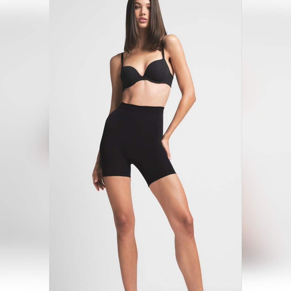 Skims Seamless Sculpt MID THIGH SHORT L/XL